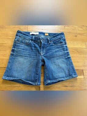 Pilcro by anthropology Blue Denim classic shorts size 25